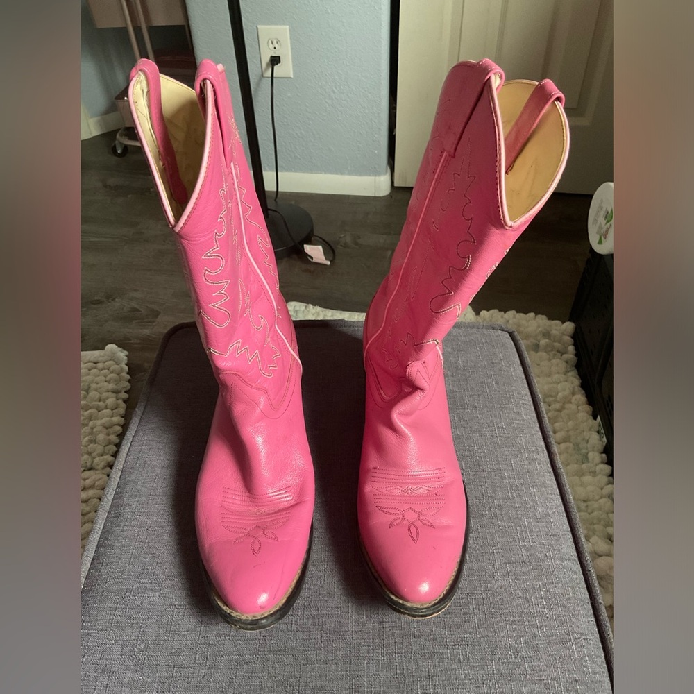 AMAZING PINK WESTERN BOOTS!